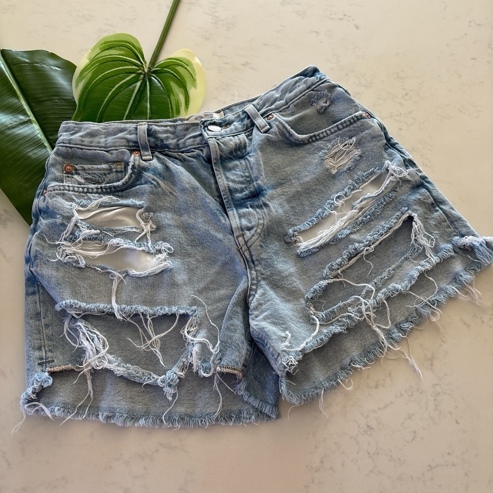Free People We the Free distressed denim button fly shorts Sz. 27 (B8)